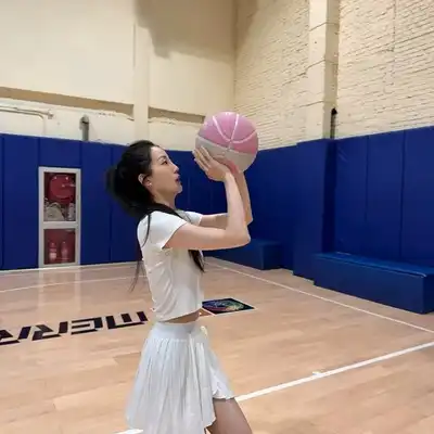 段飞彤